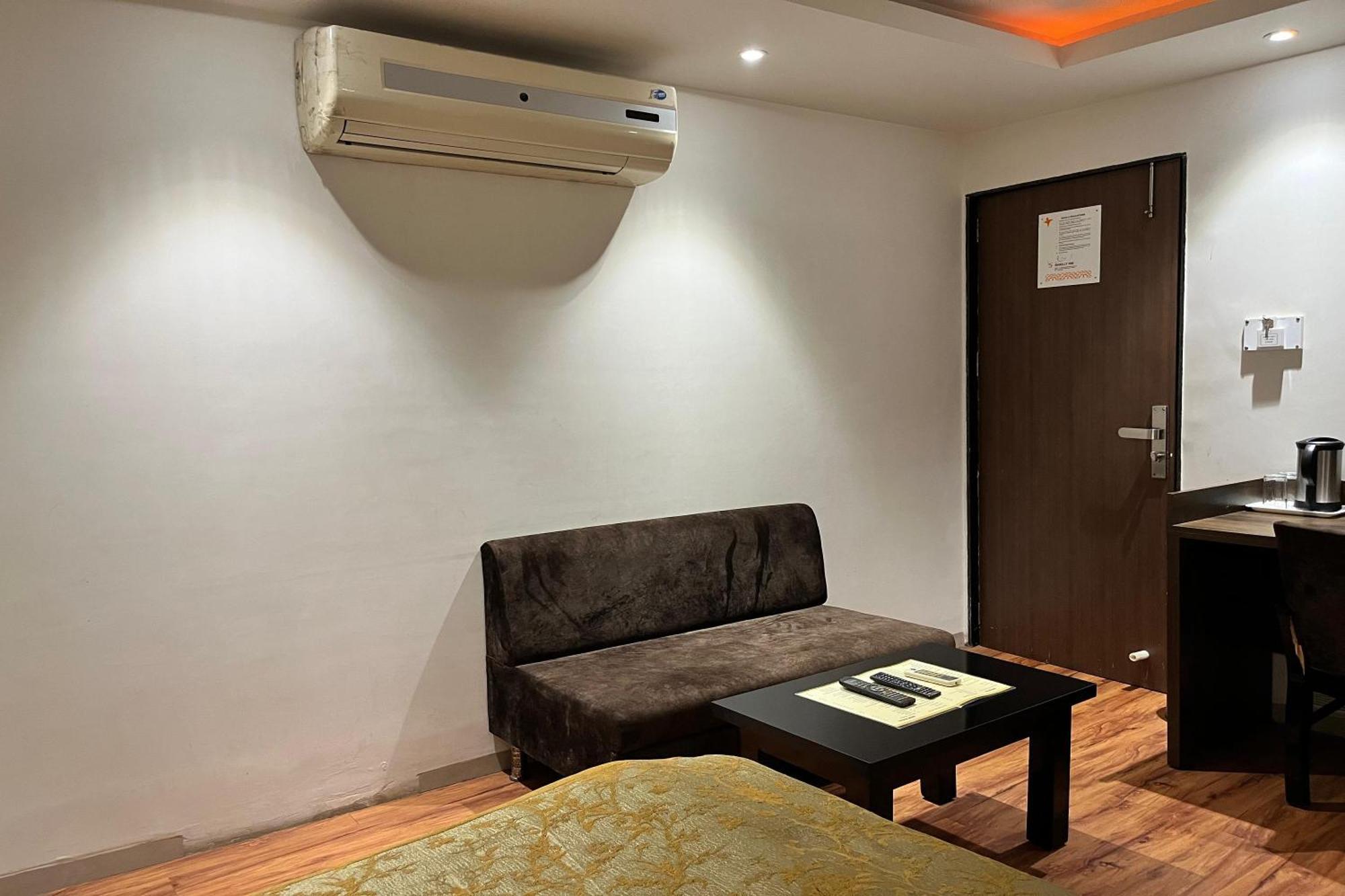Hotel Shailly Inn Ahmedabad Luaran gambar