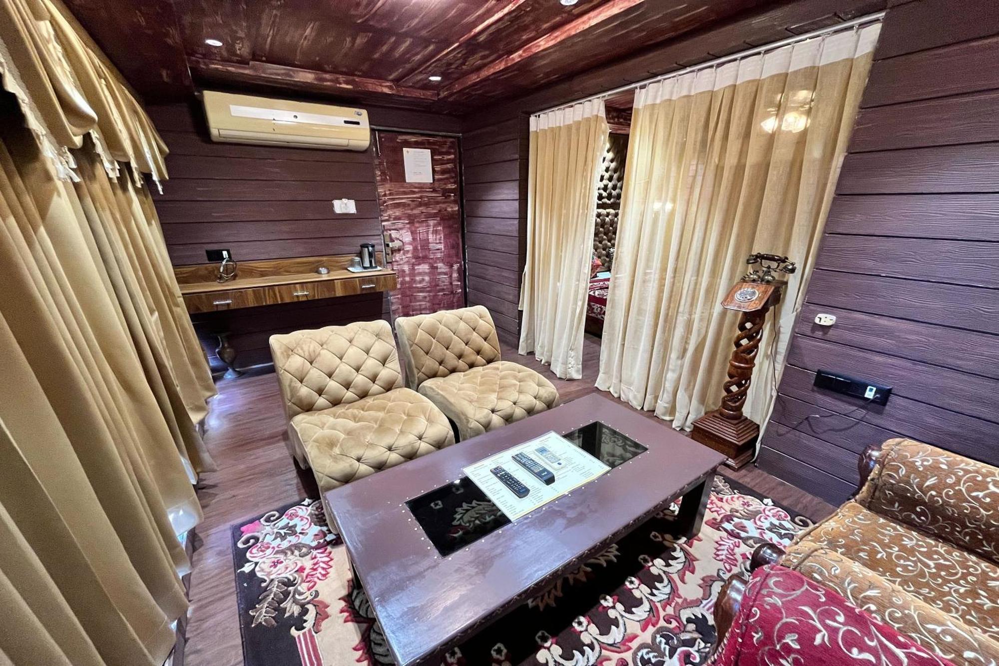 Hotel Shailly Inn Ahmedabad Luaran gambar